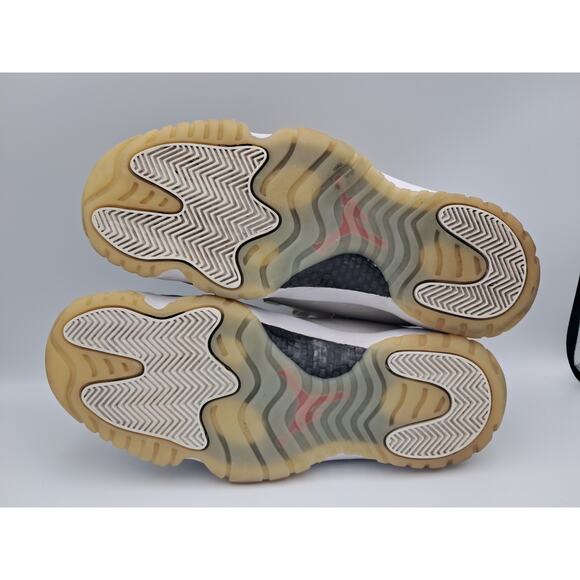 Size 10M | 11.5W - Jordan 11 Retro Platinum Tint - 378037-016 - Picture 7 of 10
